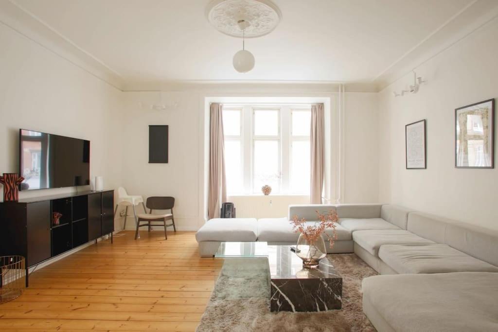 Large & Bright 3Br Apartment W Whirlpool Near Metro Copenaghen Esterno foto