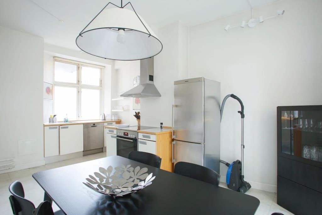 Large & Bright 3Br Apartment W Whirlpool Near Metro Copenaghen Esterno foto