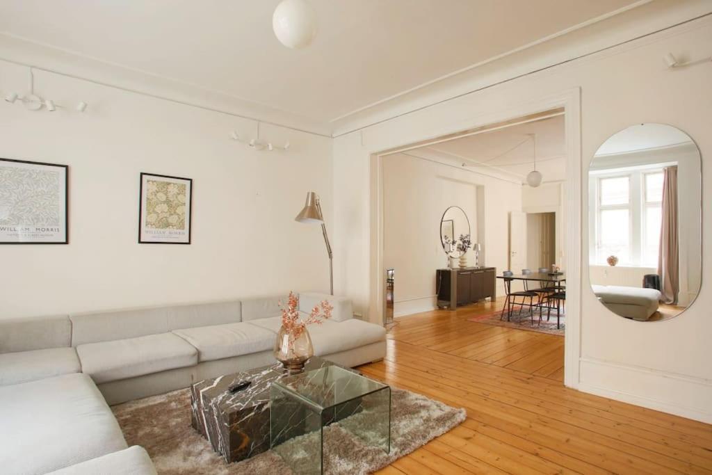 Large & Bright 3Br Apartment W Whirlpool Near Metro Copenaghen Esterno foto