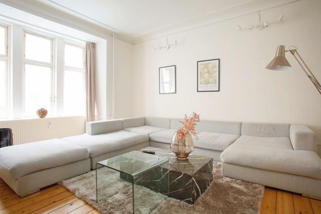 Large & Bright 3Br Apartment W Whirlpool Near Metro Copenaghen Esterno foto