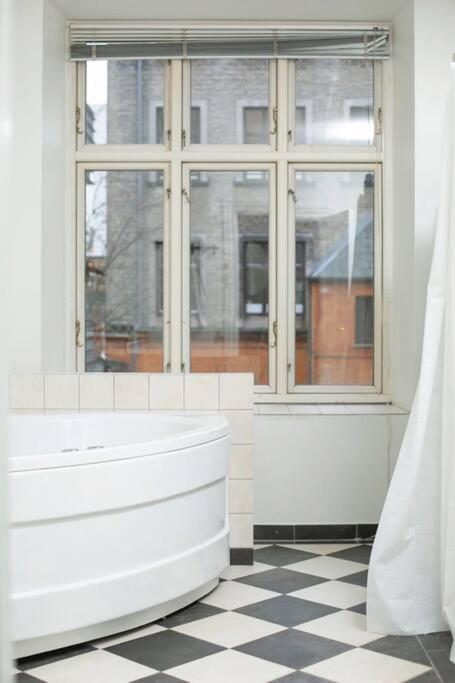 Large & Bright 3Br Apartment W Whirlpool Near Metro Copenaghen Esterno foto