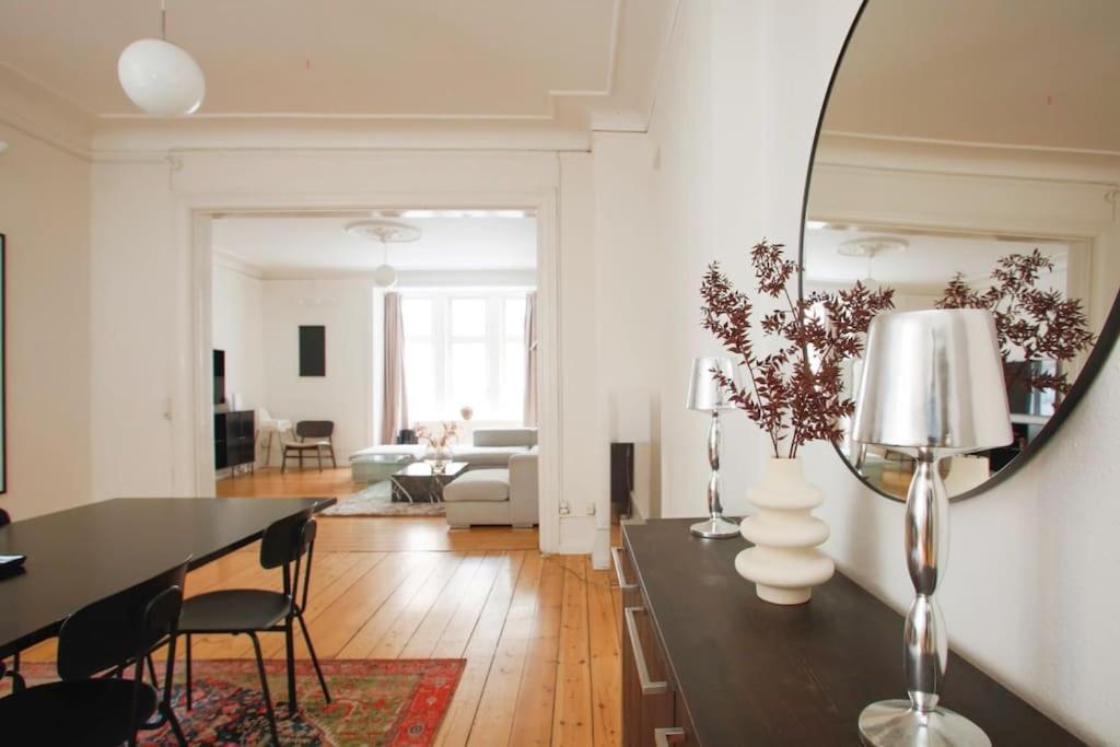 Large & Bright 3Br Apartment W Whirlpool Near Metro Copenaghen Esterno foto