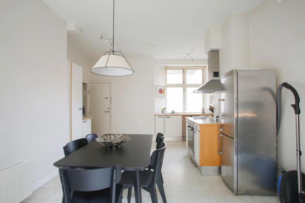 Large & Bright 3Br Apartment W Whirlpool Near Metro Copenaghen Esterno foto